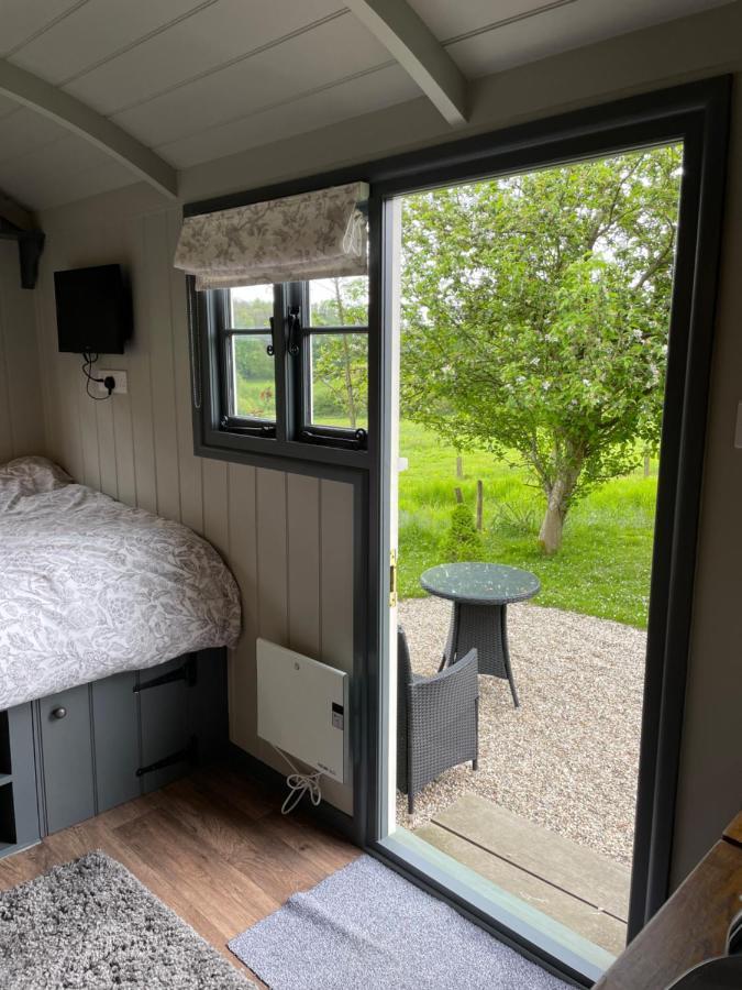 Greatwood Shepherds Hut Battle Exterior photo