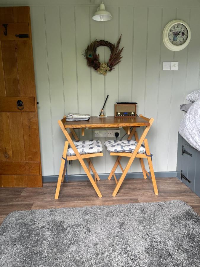 Greatwood Shepherds Hut Battle Exterior photo
