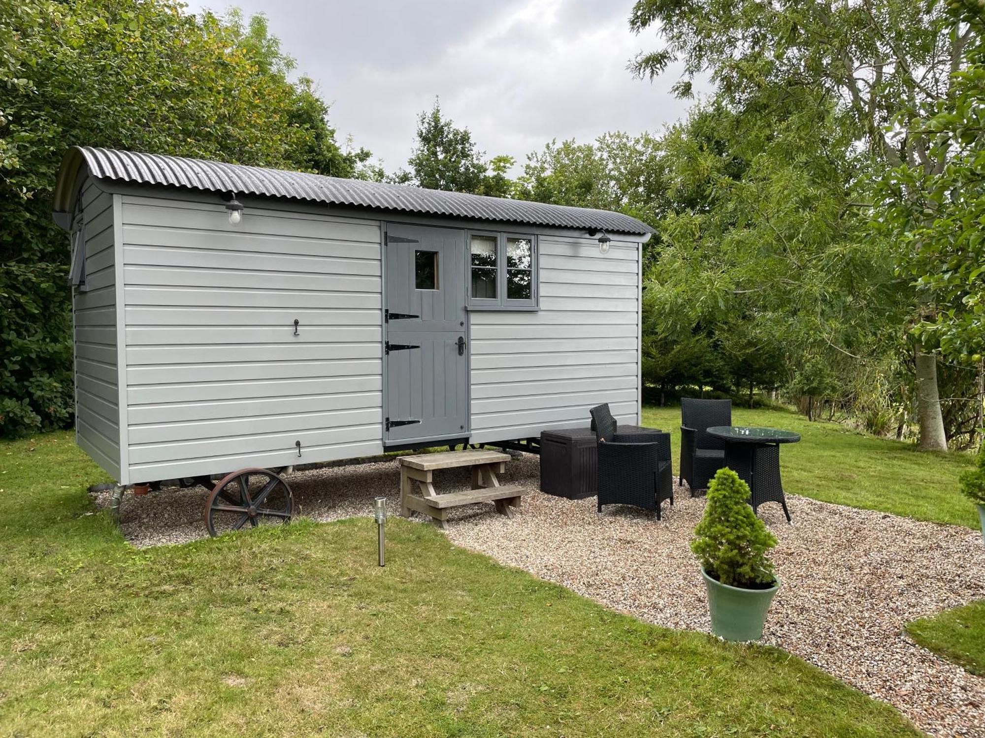 Greatwood Shepherds Hut Battle Exterior photo